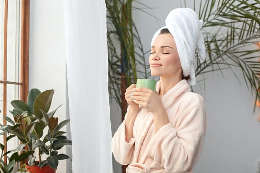 10 ways to make your bathroom smell delicious